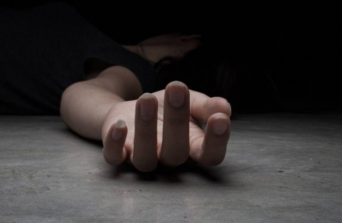 Tercer feminicidio en lo que va de 2024 La noche del miércoles murió una mujer identificada como Rosa Abreu, de 34 años, luego de que su pareja identificado como Celestino Lara, le propinara un disparo, la víctima falleció en el hospital Darío Contreras.