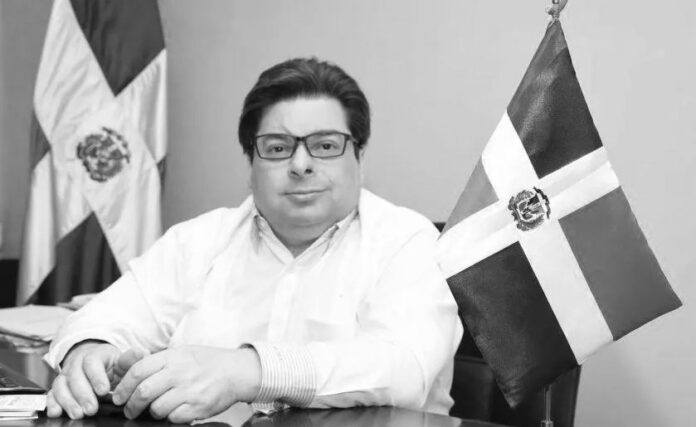 El presidente Luis Abinader emitió decreto 658-23 que declara duelo oficial el día 3 de enero del presente año, por el fallecimiento del embajador Frank Hans Dannenberg Castellanos.