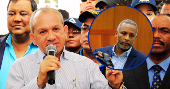 Abandonan arresto domiciliario a 2 exfuncionarios del gobierno PLD Después de tres años del caso de supuesta corrupción administrativa denominado Antipulpo, el exministro de Salud Pública Freddy Hidalgo y el ex contralor general de la República Rafael Antonio Germosén Andújar, abandonarán el arresto domiciliario.