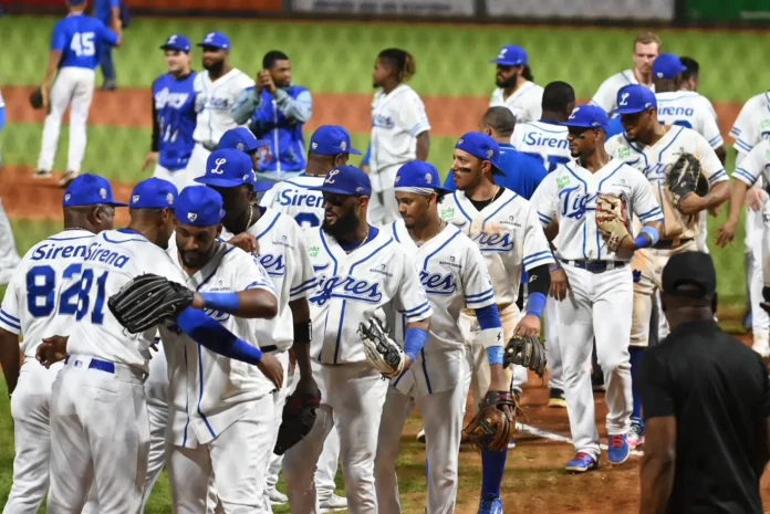 Tigres dan alcance a Estrellas en la semifinal Liderados por el bate de Cristhian Adames, los Tigres del Licey doblegaron a los Gigantes del Cibao, lo que les permitió empatar en el primer lugar de la semifinal con las Estrellas Orientales, que cayeron este miércoles ante Leones del Escogido en la postemporada de la Liga de Béisbol Profesional de la República Dominicana (Lidom).