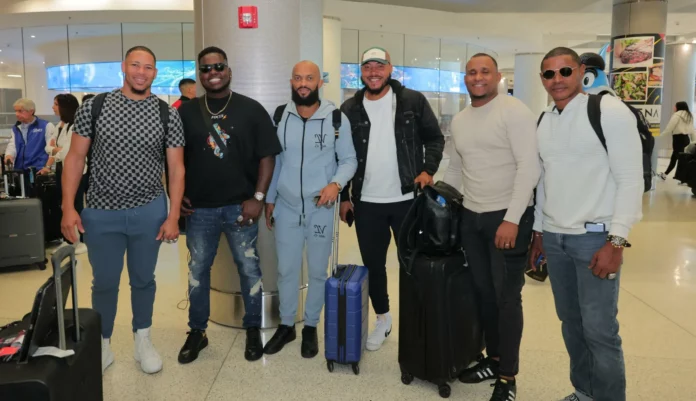 Tigres del Licey llegan a Miami para retener corona de Serie del Caribe El conjunto quisqueyano arribó al referido país por la aerolínea Sky Cana, en vuelo charter que llegó alrededor de las 2:00 de la tarde hora local y 3:00 hora de la República Dominicana al aeropuerto internacional de Miami.