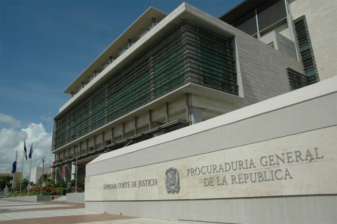 El Ministerio Público informó que solicitará prisión preventiva en contra del ciudadano francés Georges Antoine Thevenet, a quien se señala como la personas que fumigó el apartamento de la torre Da Silva 3, ubicada en el sector Piantini, del Distrito Nacional, y como consecuencia fallecieron una mujer y su bebé por intoxicación