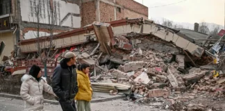 El terremoto de magnitud 7,1 que sacudió la región china de Xinjiang (noroeste) no ha dejado por el momento víctimas mortales pero sí daños en viviendas e infraestructuras, según informes preliminares de las autoridades locales.