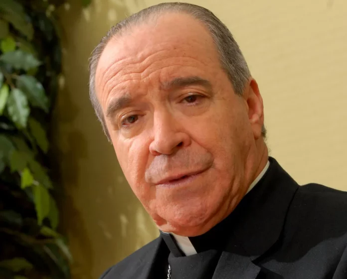 El cardenal Nicolás de Jesús López Rodríguez será intervenido de manera quirúrgica el viernes próximo a causa de una caída que le generó una ruptura en el fémur. Por lo que el obispo de la Diócesis Nuestra Señora de La Altagracia, Jesús Castro Marte, hizo una plegaria pidiendo por la recuperación del religioso.