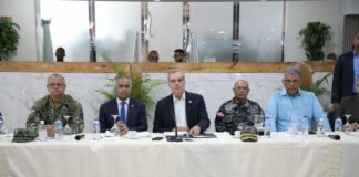 El presidente Luis Abinader, encabeza la reunión de seguimiento al Plan de la Seguridad Ciudadana para seguir garantizando el bienestar en beneficio de los dominicanos en el país.