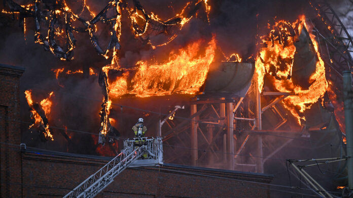 13 heridos tras un grave incendio en un parque de atracciones de Suecia