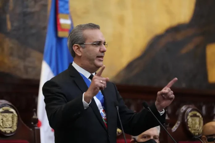 Al enunciar los positivos resultados macroeconómicos nacionales en los últimos cuatro años, el presidente Luis Abinader afirmó que la situación de la República Dominicana es ahora mejor que la del año 2020 cuando ascendió al poder.