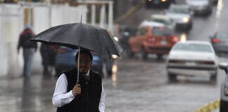 La Oficina Nacional de Meteorología (Onamet), informó que el sistema frontal se aleja del territorio dominicano, quedando el área de pronóstico bajo la incidencia de una masa de aire con menos contenido de humedad, lo que inducirá a que las formaciones de nubes significativas estén limitadas y no se generen precipitaciones importantes.