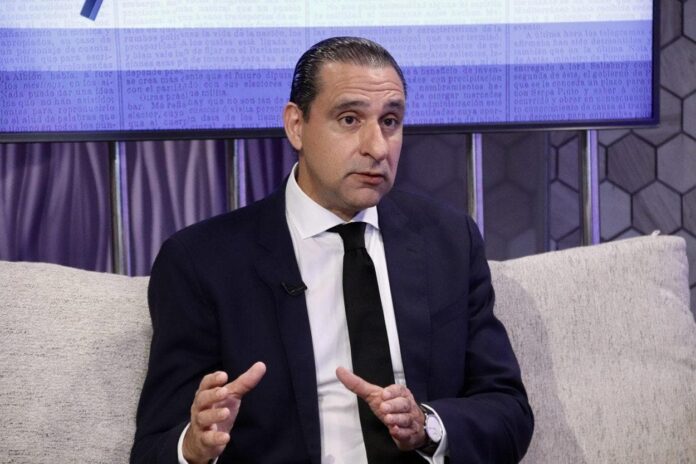 Castaños Guzmán dice campaña a pasado sin debates y sin propuestas Inquieta al vicepresidente ejecutivo de la Fundación Institucionalidad y Justicia, Servio Tulio Castaños Guzmán, que la campaña electoral municipal transcurra sin propuestas, sin debate de los candidatos y contenido de soluciones a problemas puntuales década territorio.