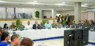 El presidente Luis Abinader, encabeza este lunes la reunión de seguimiento al Plan de la Seguridad Ciudadana, encuentro que se celebra en el Club de Oficiales de la Policía Nacional.