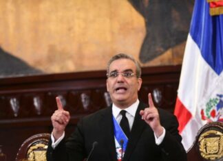 Las ayudas redujeron la pobreza, dice Abinader El vocero del bloque de diputados del Partido de la Liberación ( PLD), Luis Henríquez, anunció hoy que El bloque parlamentario de los partidos de la Liberación Dominicana y Revolucionario Dominicana que integran la oposición en el Congreso Nacional, anunciaron que sus miembros en pleno, no asistirán al salón de la Asamblea Nacional desde donde el presidente Luis Abinader pronunciara el discurso de rendición de cuentas, este martes 27 de febrero.