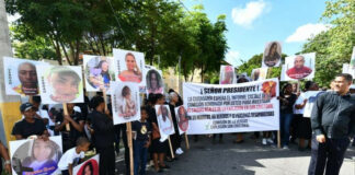 Representantes legales de 17 de los afectados de la explosión que el pasado 14 de agosto cobró la vida de 42 personas, demandaron por daños y perjuicios al Ayuntamiento municipal y su alcalde José Bienvenido Montás, al Ministerio de Obras Públicas y Conunicaciones y a su ministro Deligne Ascensión y a la empresa Consorcio RYLCO y Asociados.