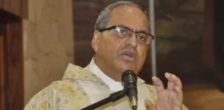 El obispo auxiliar de Santo Domingo, Ramón Benito Ángeles Fernández, está siendo investigado por el Vaticano por presunta agresión sexual a una menor de edad, según el medio español InfoVaticana.