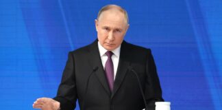 El presidente de Rusia, Vladímir Putin, ha pronunciado este jueves su discurso anual ante la Duma Estatal y el Consejo de la Federación, las dos cámaras que componen la Asamblea Federal (Parlamento ruso), para informar sobre la situación del país y los principales rumbos a seguir en política interior y exterior.