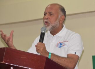 “Creemos que el presidente se quemó en esta materia”, dijo el presidente de la Asociación Dominicana de Profesores (ADP), Eduardo Hidalgo, al hacer una evaluación del discurso de rendición de cuentas y presentación de las memorias de las instituciones públicas ante el Congreso Nacional.