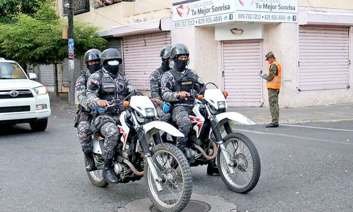 Las arduas labores de la Fuerza de Tarea Conjunta, integrada por las Fuerzas Armadas, Policía Nacional, la Dirección Nacional de Control de Drogas (DNCD), bajo la coordinación de la Procuraduría General de la República (PGR), ha permitido el registro de un 9.04 en la tasa de homicidios por cada 100,000 habitantes, en lo que va de febrero del 2024.