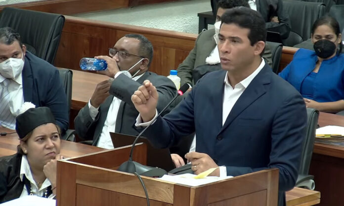 La Segunda Sala de la Corte de Apelación del Distrito Nacional declaró inadmisible el recurso de apelación con el que el exjefe de seguridad presidencial Adán Cáceres buscaba su libertad, por lo que se mantiene la medida de coerción que actualmente cumple el imputado en la Operación Coral y Coral 5G.