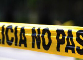 Niño de 6 años es hallado muerto con signos de violencia Un niño de 6 años de edad fue hallado muerto este jueves con signos de violencia en un solar baldío, ubicado próximo a la casa donde vivía con sus padres en el sector Los Solares de Cienfuegos del distrito municipal Santiago Oeste.