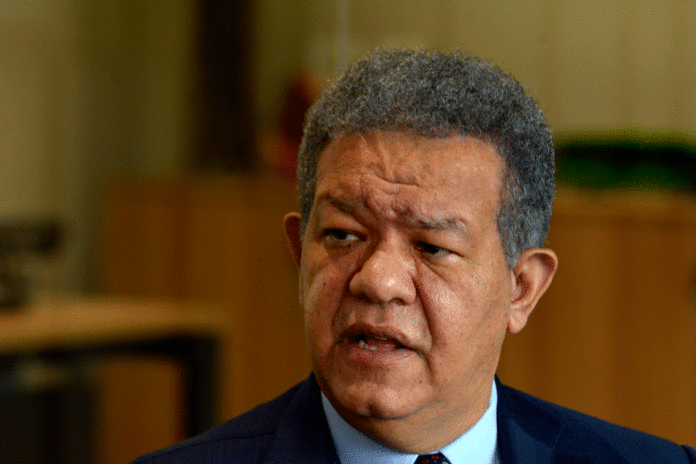 El presidente y candidato presidencial del partido de la Fuerza del Pueblo (FP), Leonel Fernández, y el Partido de la Liberación Dominicana (PLD), a través de su secretario de asuntos jurídicos, José Dantes, declararon ayer en sendas entrevistas que no avalan las denuncias que presentaron ante la Junta Central Electoral (JCE) y la Procuraduría General de la República (PGR) sobre un supuesto sabotaje a las elecciones municipales.
