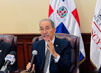 El ministro de Educación Superior Ciencia y Tecnología, Franklyn García Fermín, mostró este jueves su preocupación por el insistente flagelo que representa la venta de drogas a las afueras de los recintos universitarios.