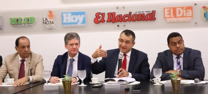 La Junta Central Electoral (JCE) descartó ayer un ataque informático o hackeo de los equipos que usará para el escaneo y la transmisión de los resultados de las elecciones municipales, debido a que no usará los servicios de internet, sino una red privada que conectará directamente con las empresas de telefonía que operan en el país.