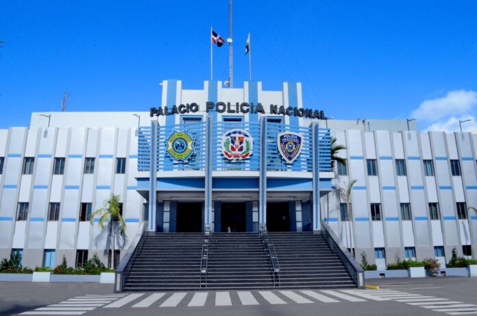 La integración de las Fuerzas Armadas, la Policía Nacional, Dirección Nacional de Control de Drogas (DNCD), con el acompañamiento de la Procuraduría General de la República (PGR), ha logrado mantener la tendencia a la baja en el año 2024, al registrar una tasa de homicidios por cada 100,000 habitantes acumulada de 11.5.