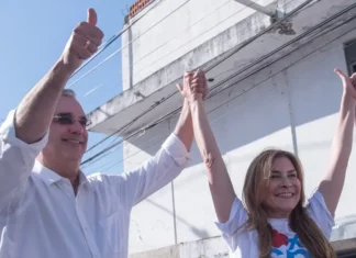 En una marcha caravana “apoteósica” y sin precedentes en la historia, miles de simpatizantes se volcaron en apoyo a las aspiraciones de Carolina Mejía para repetir como alcaldesa del Distrito Nacional por el Partido Revolucionario Moderno (PRM) encabezada por el también presidente y candidato presidencial Luis Abinader.