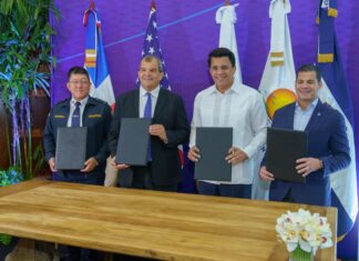 Turismo y Embajada Americana firman acuerdo para seguridad de turistas Tras asegurar que República Dominicana es un país verdaderamente seguro, el ministro de Turismo, David Collado, expresó que en su gestión no se escatima ningún esfuerzo para garantizar la mayor seguridad de los turistas que visitan Quisqueya.