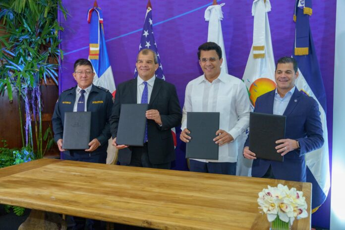 Tras asegurar que República Dominicana es un país verdaderamente seguro, el ministro de Turismo, David Collado, expresó que en su gestión no se escatima ningún esfuerzo para garantizar la mayor seguridad de los turistas que visitan Quisqueya.