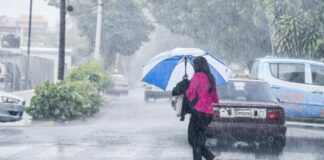 La Onamet informó este martes, que el sistema frontal se moverá sobre nuestro territorio favoreciendo la ocurrencia de aguaceros desde tempranas horas del día hasta entrada la noche, con tormentas eléctricas, ráfagas de viento muy fuertes localmente y posibles granizadas.