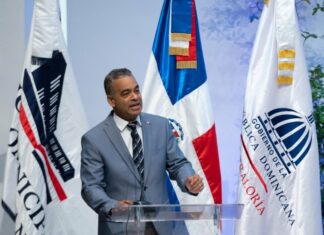 Joel Santos anuncia intervendrán Capotillo en próximas semanas El ministro de la Presidencia, Joel Santos Echavarria, anunció que el Gobierno, en colaboración con el Instituto Dominicano de Desarrollo Integral (IIDI) y la empresa Philip Morris, intervendrá en las próximas semanas el Ensanche Capotillo, en el Distrito Nacional, con la finalidad de continuar reforzando la seguridad ciudadana y la convivencia social en ese sector.