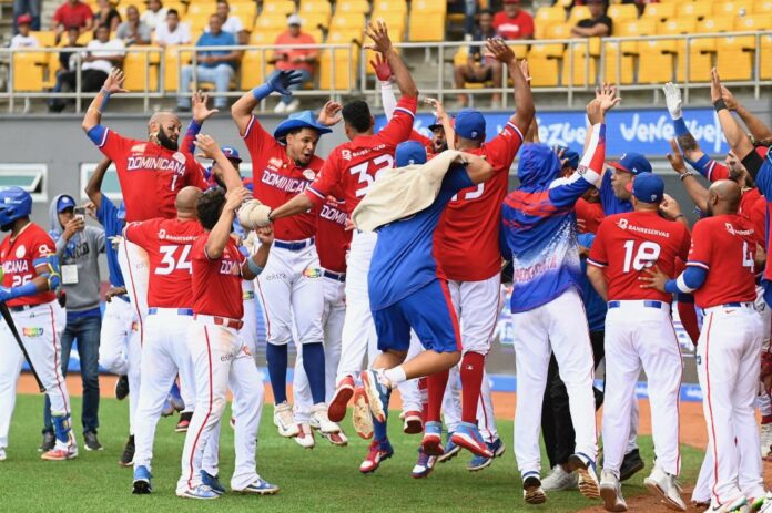 Los Tigres de Licey, de la República Dominicana, consiguieron este martes su pase a la semifinal de la Serie del Caribe 2024 tras vencer por 2-0 a los Curazao Suns, celebrado en el LoanDepot Park de Miami.