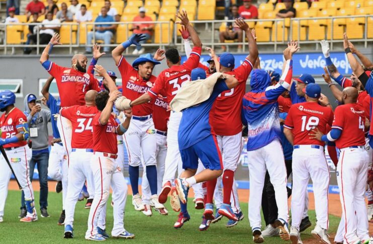 República Dominicana pasa a semifinal de Serie del Caribe al vencer a Curazao Los Tigres de Licey, de la República Dominicana, consiguieron este martes su pase a la semifinal de la Serie del Caribe 2024 tras vencer por 2-0 a los Curazao Suns, celebrado en el LoanDepot Park de Miami.