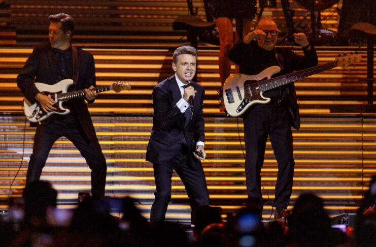 Luis Miguel le responde a fan que asistió tres veces a su concierto