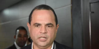 El delegado de la Fuerza del Pueblo (FP) ante la Junta Central Electoral (JCE), Manuel Crespo, condenó este miércoles la conducta que han venido asumiendo algunos legisladores de su partido a quienes acusa de estar celebra la fiesta del Partido Revolucionario Moderno (PRM).