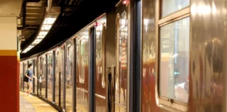 Al menos una persona ha muerto y cinco han resultado heridas en un tiroteo que ha tenido lugar en una estación de metro en el distrito del Bronx de la ciudad estadounidense de Nueva York.
