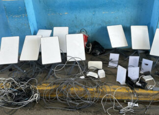 Reclusos en La Victoria tenían 12 parábolas de internet satelital Starlink