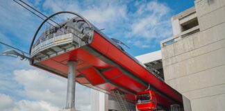 Santo Domingo, República Dominicana.- El gobierno inaugurará el 17 de marzo el teleférico de Santiago y abrirá en dos semanas la licitación de otro sistema de transportación de ese tipo desde el kilómetro 9 de la autopista Duarte hasta Haina, en Santo Domingo Oeste, informó este martes el presidente Luis Abinader.