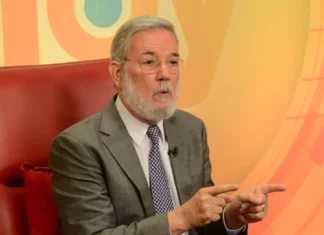 Marchena acusa al PRM de ser codiciosos y dice harán más crímenes electorales en mayo El coordinador de comunicaciones de la campaña Abel Martínez, Roberto Rodríguez Marchena, acusó al Gobierno, de intentar sabotear al Partido de la Liberación Dominicana (PLD) con los alegados crímenes electorales presuntamente cometidos en las pasadas elecciones municipales, al tiempo que, señaló que ese partido debe de “revisarse”.