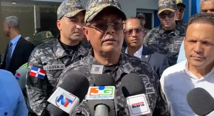 El director de la Policía, mayor general Ramón Antonio Guzmán Peralta, informó que esa institución trabaja para dar respuesta a la menor brevedad sobre la muerte a tiros del coronel retirado Antonio Hernández Bautista (Tony), tío del exdirectir de esa institución Ney Aldrin Bautista Almonte.