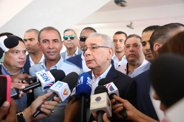 El dos veces presidente de la República, Danilo Medina, declaró que en las elecciones municipales de este domingo se impondrá la vergüenza contra el dinero.