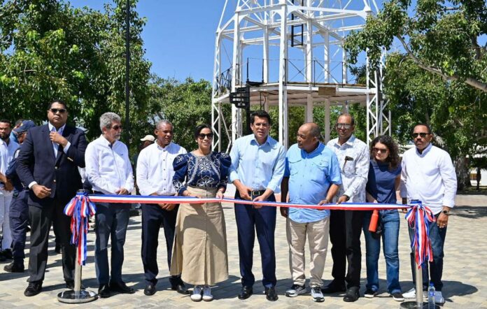 nauguración de parque en Montecristi I Foto: Turismo El ministro de Turismo, David Collado, inauguró ayer martes la reconstrucción del emblemático parque Duarte, en esta localidad, a un costo superior a los 35 millones de pesos.