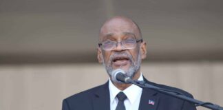 Guyana.- El asediado primer ministro de Haití, Ariel Henry, ha aceptado celebrar elecciones generales a mediados de 2025, según dijeron líderes del Caribe el miércoles por la noche, mientras la comunidad internacional intenta recaudar dinero para un contingente armado extranjero que combata a las pandillas en el país.