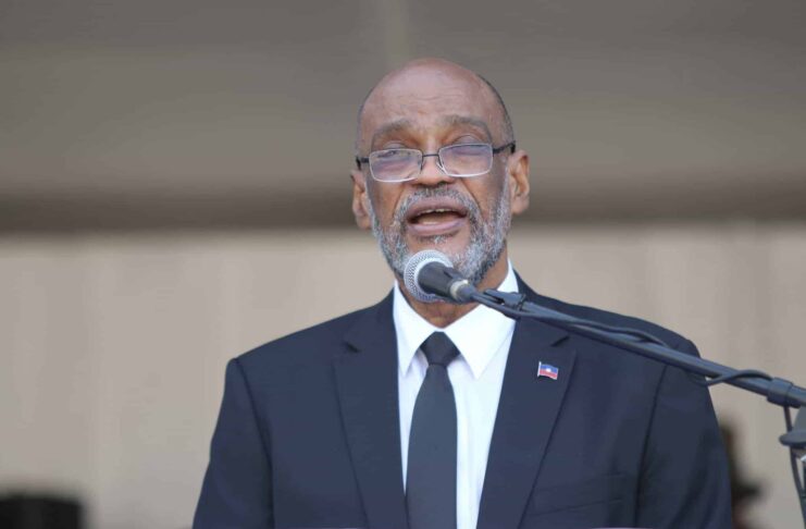 Guyana.- El asediado primer ministro de Haití, Ariel Henry, ha aceptado celebrar elecciones generales a mediados de 2025, según dijeron líderes del Caribe el miércoles por la noche, mientras la comunidad internacional intenta recaudar dinero para un contingente armado extranjero que combata a las pandillas en el país.