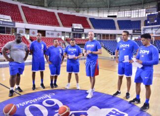 Luis Santos se une a los entrenamientos del equipo nacional de baloncesto El fornido jugador Luis Santos se unió este viernes a los entrenamientos del equipo nacional de basket de mayores que se prepara para enfrentarse a México, en el inicio de la Primera Ventana del Clasificatorio del AmeriCup 2025.