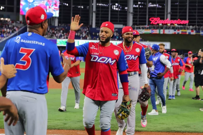 República Dominicana vence a Puerto Rico 5-2 en Serie del Caribe Los Tigres del Licey, representante de la República Dominicana (2-1), consiguió su segundo triunfo consecutivo al vencer cinco vueltas por dos a los Criollos de Caguas, de Puerto Rico (2-1), en el tercer partido de la tercera jornada de la Serie del Caribe Miami 2024, que se lleva con rotundo éxito en el estadio IonDepot Park.