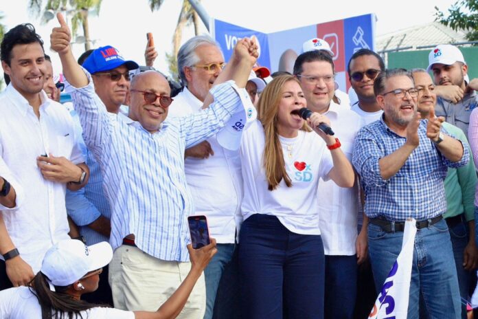 En las elecciones municipales realizadas este domingo 18 de febrero el Partido Revolucionario Moderno (PRM) lideró la mayoría de votos de los ciudadanos en el Gran Santo Domingo y en la mayoría de los municipios del país, de acuerdo con el primer boletín de la Junta Central Electoral (JCE).