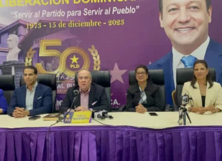 “Hoy salimos de aquí revitalizados, salimos con pilas nuevas y con un grito claro ‘sin desmayos hasta mayo, Abel Martínez, presidente”, manifestó el secretario de la organización, Charlie Mariotti.