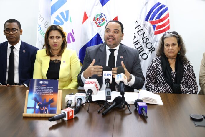 El Defensor del Pueblo, Pablo Ulloa, afirmó que es impostergable que se le preste atención al sistema penitenciario de la República Dominicana ya que muchos privados de libertad carecen de atención que garanticen sus derechos y estos centros siguen siendo lugares de origen de crímenes y delitos.