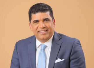Critican propaganda de Dio Astacio durante concierto de Juan Luis Guerra